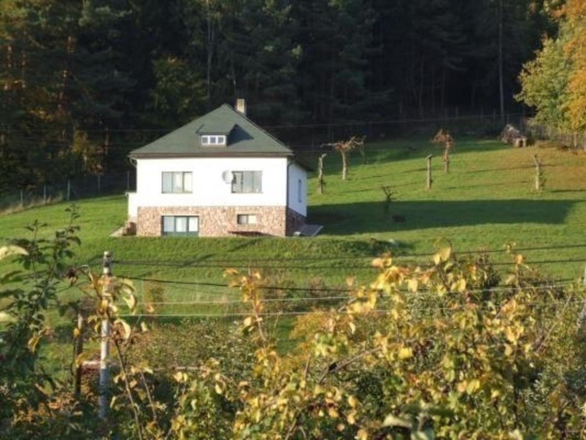 Vila Ein Ferienhaus Mit Terrasse Und Garten Male Svatonovice Exteriér fotografie